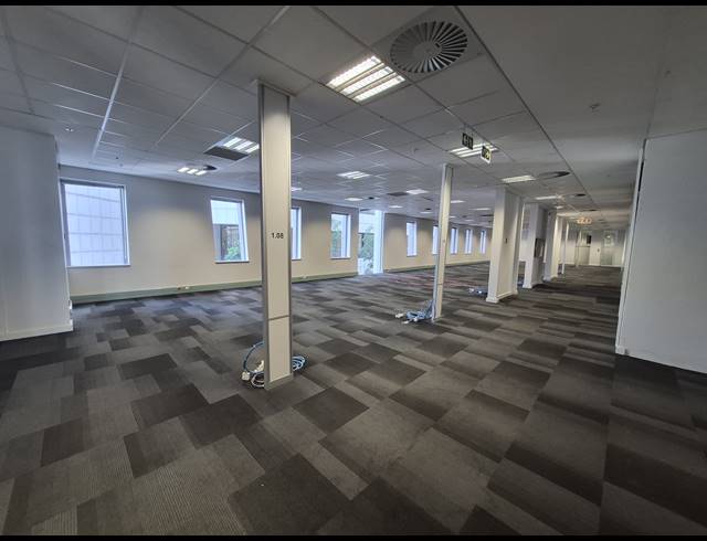 1,418M² OFFICE TO LET IN SANDTON CENTRAL